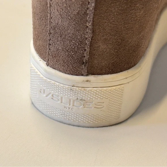 J/SLIDES Tan Suede and Fur Lace UpWinter Boot white Sole Women’s size 7.5